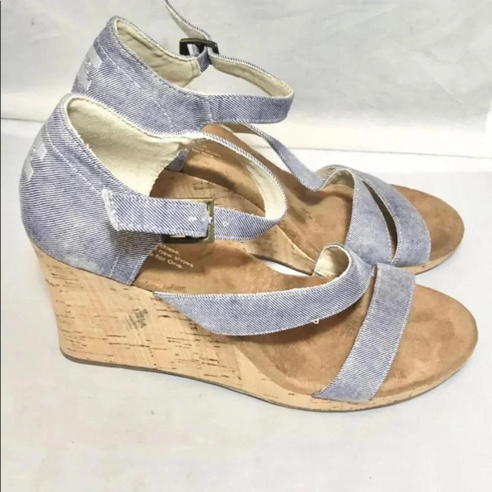TOMS Clarissa Wedges size 9.5